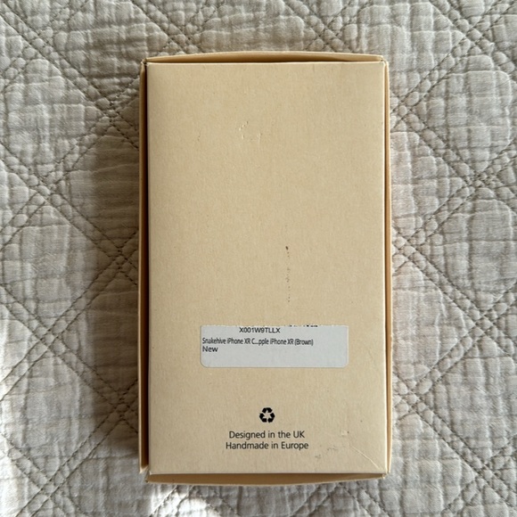 Snakehive iPhone XR Leather Phone Case - Picture 4 of 9